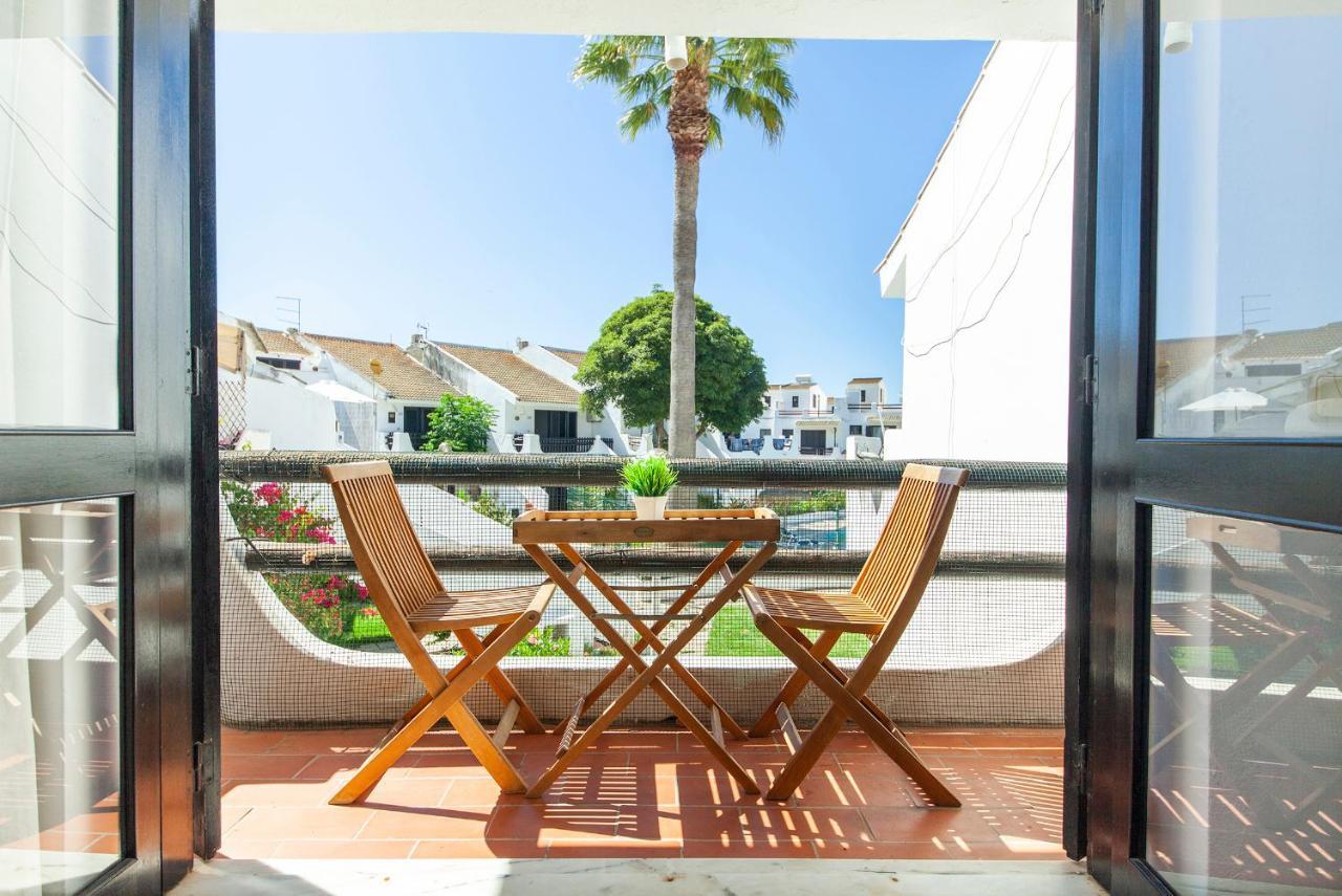 B12 - Pool And Sun Apartment Lagos Exterior photo