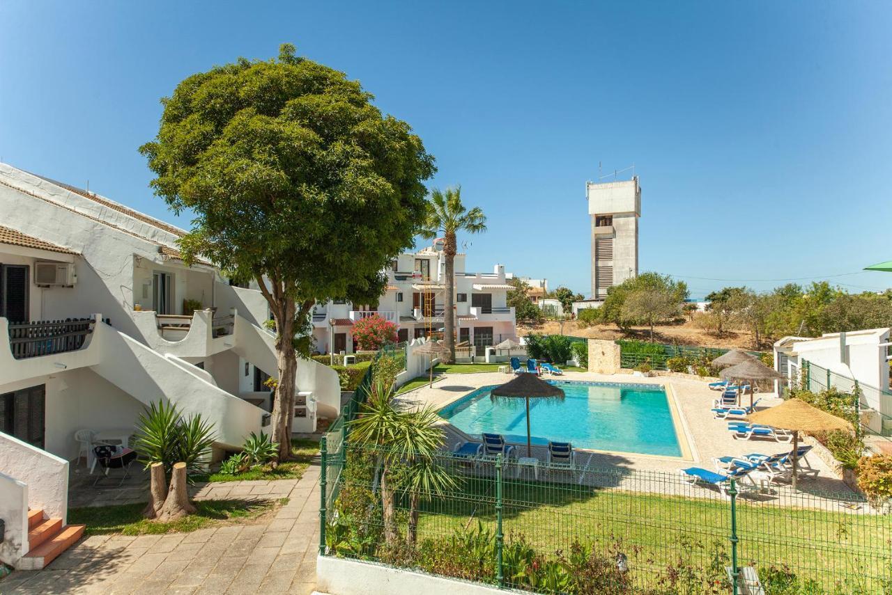 B12 - Pool And Sun Apartment Lagos Exterior photo
