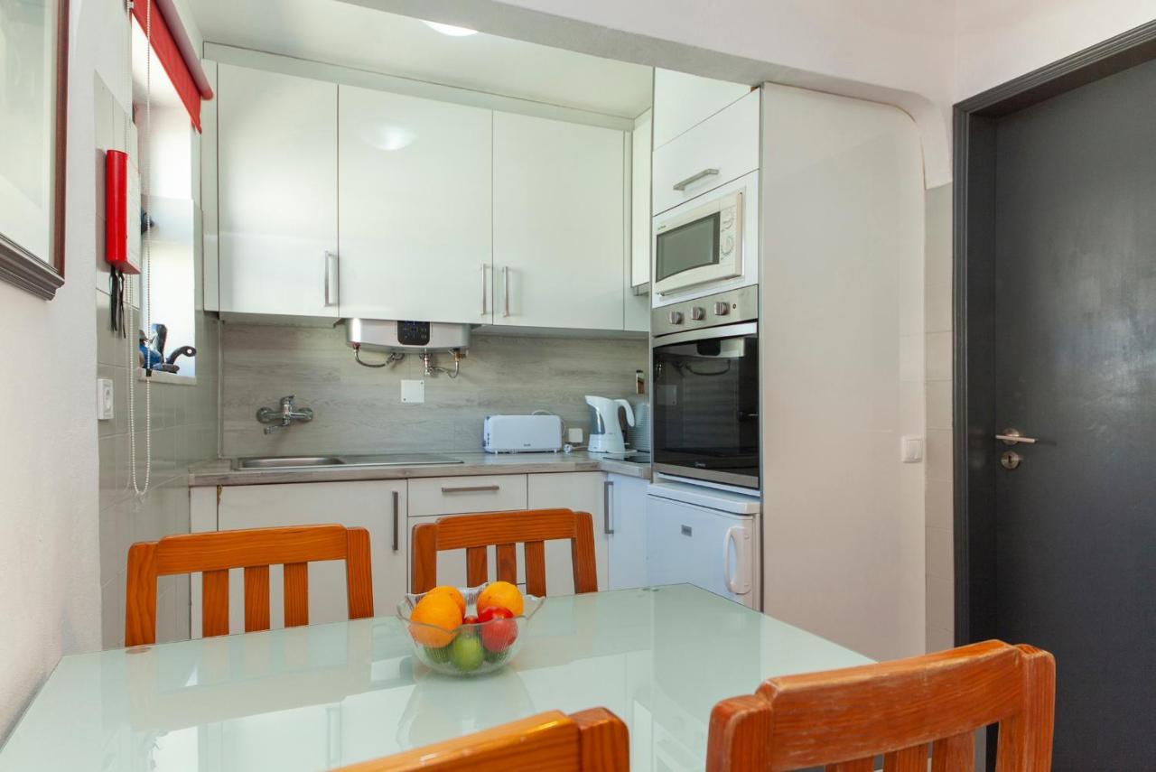 B12 - Pool And Sun Apartment Lagos Exterior photo